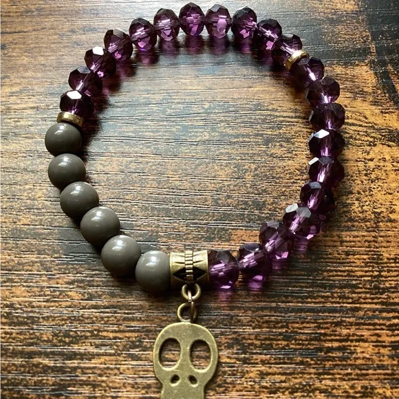 Bracelets - Picture 2 of 6